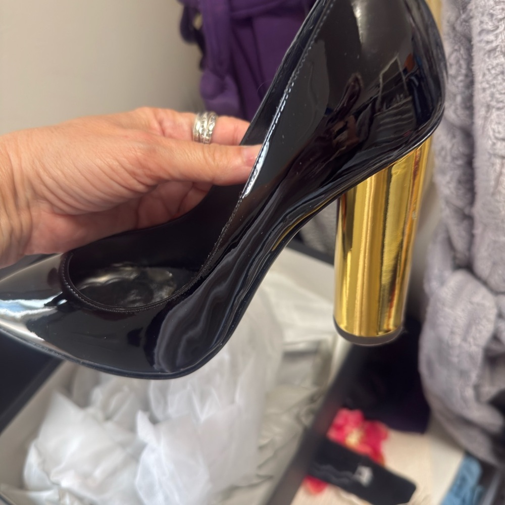Elegant Black and Gold Women's Heels